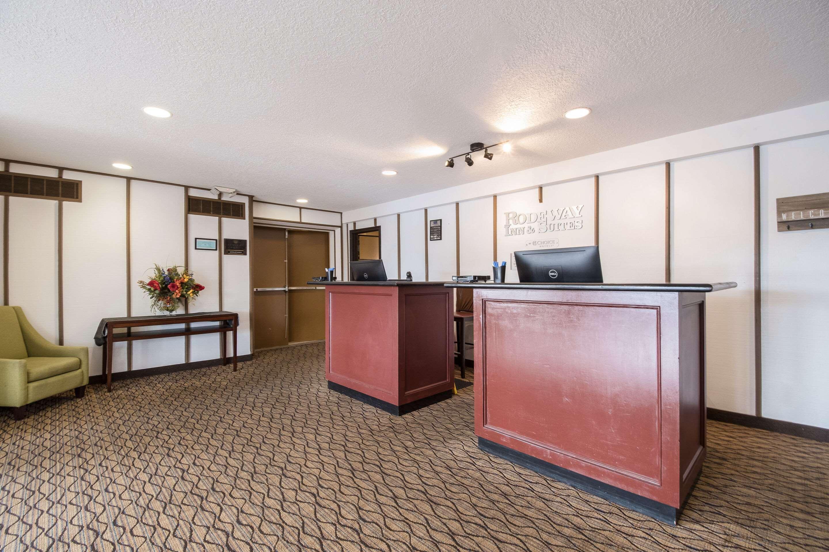 Rodeway Inn&Suites Portland - Jantzen Beach Exterior foto